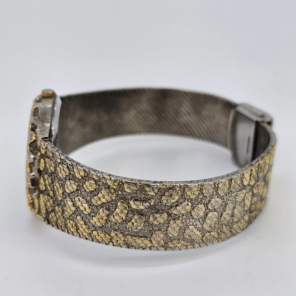 VTG QUEMEX Nugget Watch 32MM Black Dial Gold Tone‎ Bands Up to 7
